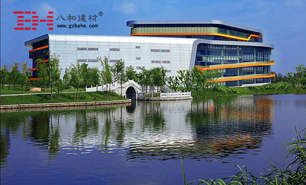 上海汽车博物馆 - 铝蜂窝板外墙的曲线2