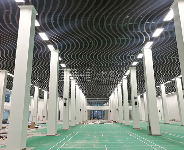 贵州兴义体育中心 - 铝单板、弧形铝方通吊顶5